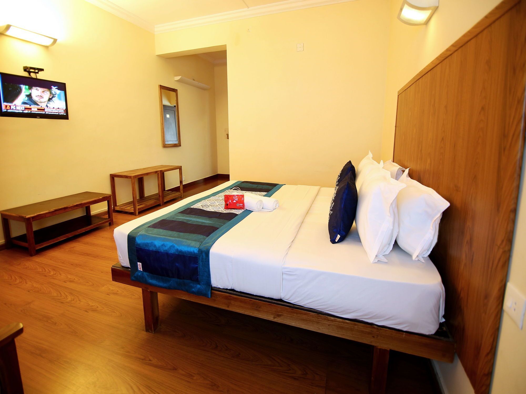 Oyo 2887 Hotel Sn International Kumily Exterior photo